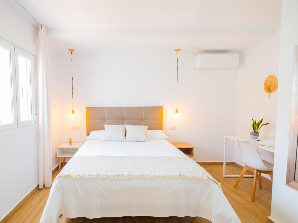 Cubo'S Hostal William'S Sunny 1 With Breakfast Torre de Benagalbon Exterior photo